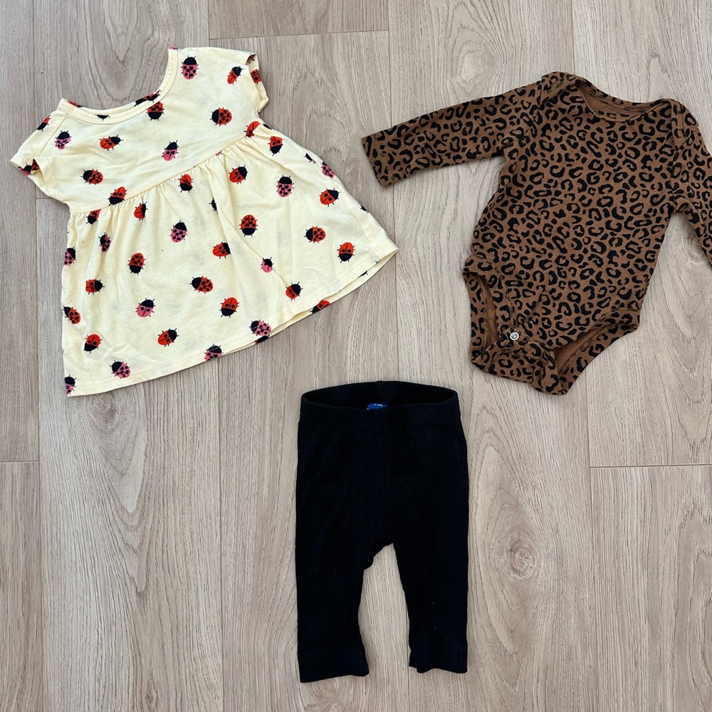 Old Navy 0-3 Shirts and Pant Set